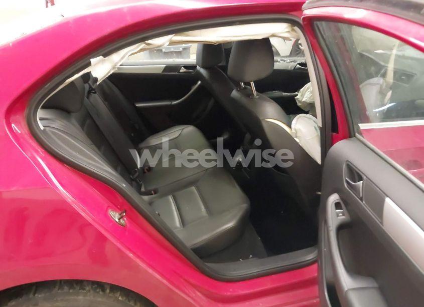 Photo 8 of 2013 Volkswagen Jetta 2.5L SE (VIN 3VWDP7AJ4DM449209)