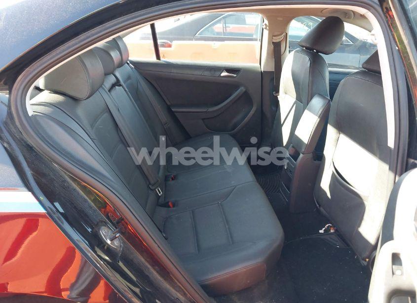 Photo 8 of 2012 Volkswagen Jetta 2.5L SE (VIN 3VWDP7AJ5CM009188)