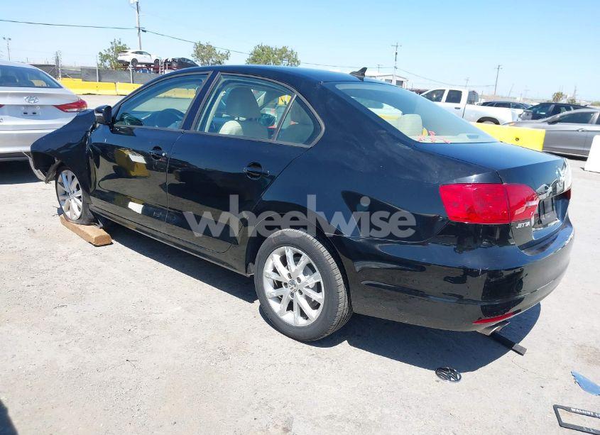 Photo 3 of 2012 Volkswagen Jetta 2.5L SE (VIN 3VWDP7AJ5CM013435)