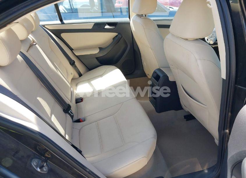 Photo 8 of 2012 Volkswagen Jetta 2.5L SE (VIN 3VWDP7AJ5CM013435)