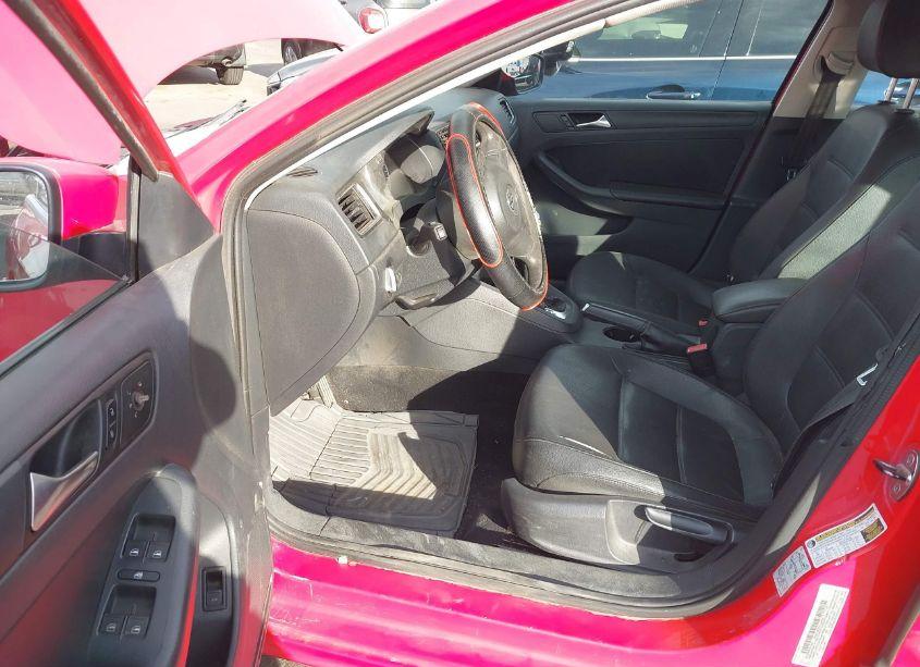 Photo 5 of 2012 Volkswagen Jetta 2.5L SE (VIN 3VWDP7AJ5CM030025)
