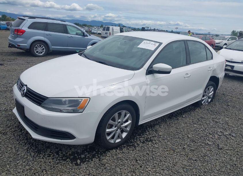 Photo 2 of 2012 Volkswagen Jetta 2.5L SE (VIN 3VWDP7AJ5CM128651)