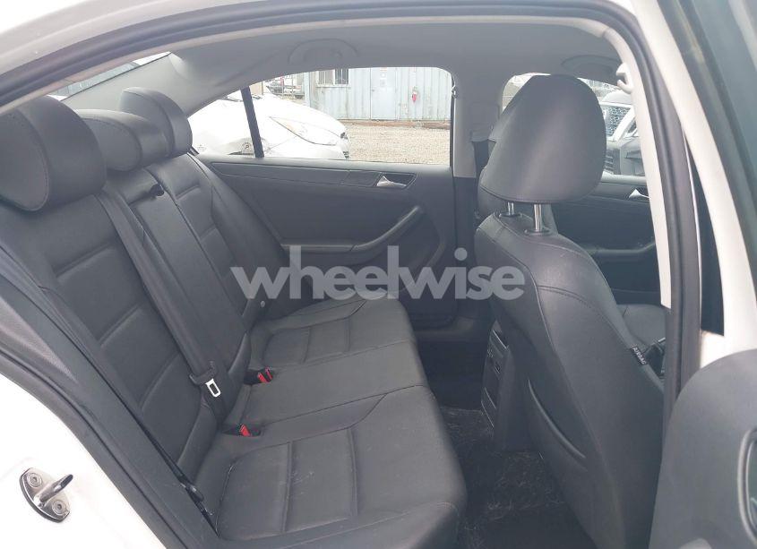 Photo 8 of 2012 Volkswagen Jetta 2.5L SE (VIN 3VWDP7AJ5CM128651)