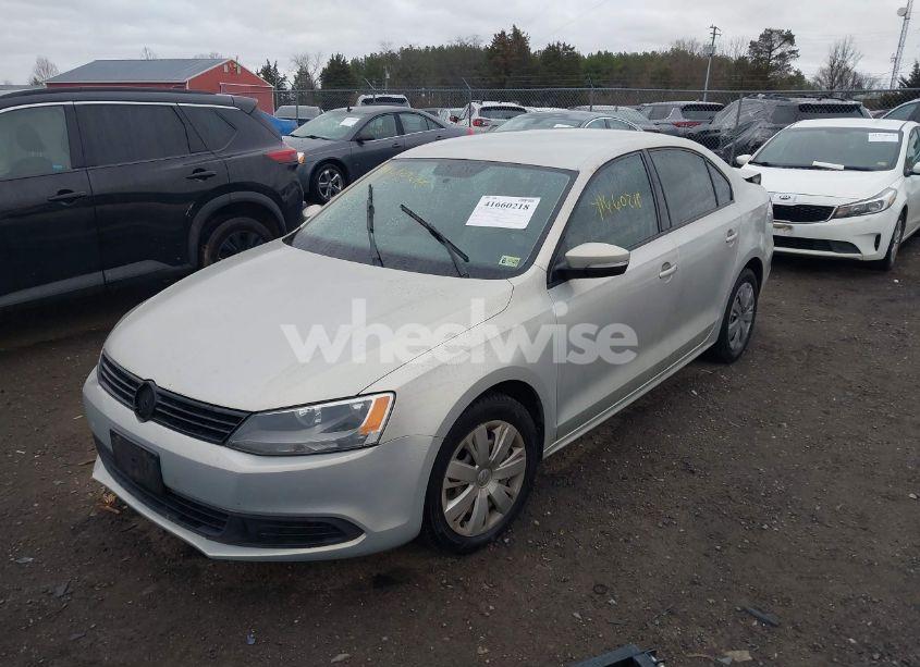 Photo 2 of 2012 Volkswagen Jetta 2.5L SE (VIN 3VWDP7AJ5CM303206)