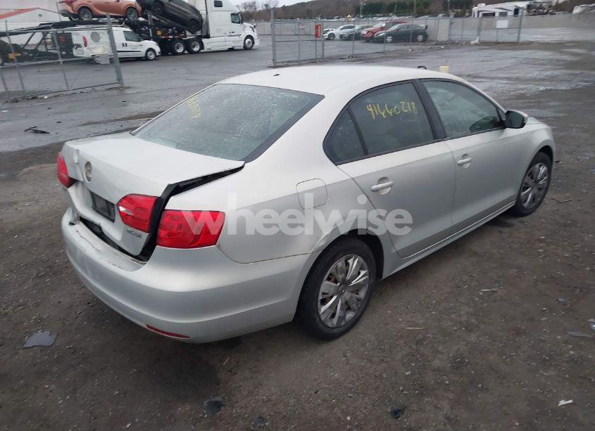 Photo 4 of 2012 Volkswagen Jetta 2.5L SE (VIN 3VWDP7AJ5CM303206)