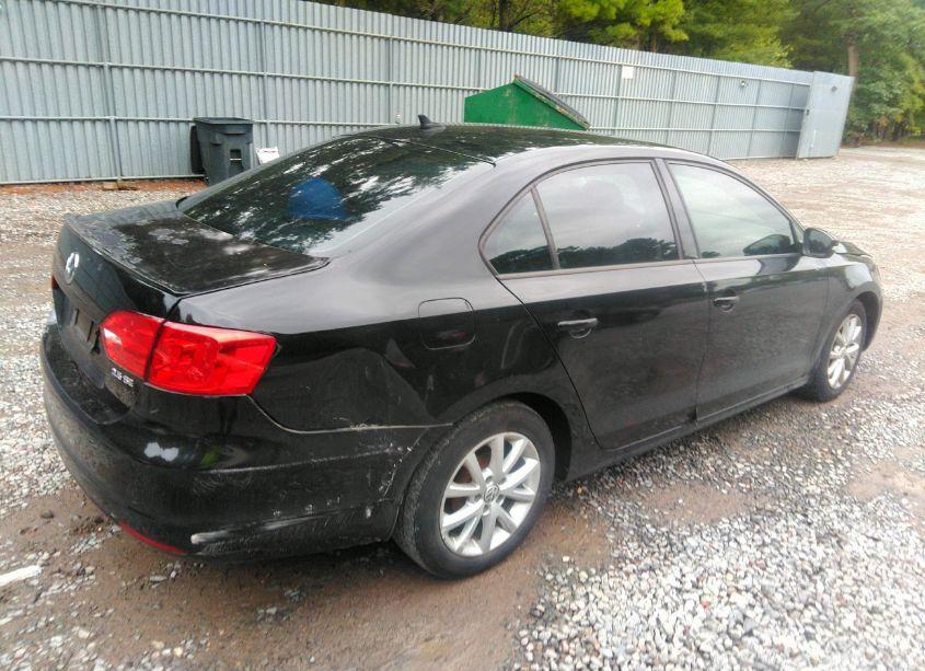 Photo 4 of 2012 Volkswagen Jetta 2.5L SE (VIN 3VWDP7AJ5CM304484)
