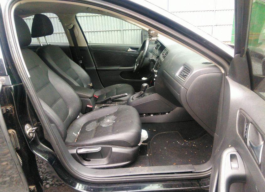 Photo 5 of 2012 Volkswagen Jetta 2.5L SE (VIN 3VWDP7AJ5CM304484)