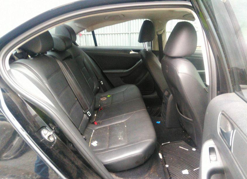 Photo 8 of 2012 Volkswagen Jetta 2.5L SE (VIN 3VWDP7AJ5CM304484)