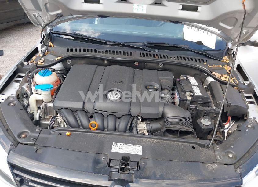 Photo 10 of 2012 Volkswagen Jetta 2.5L SE (VIN 3VWDP7AJ5CM309846)