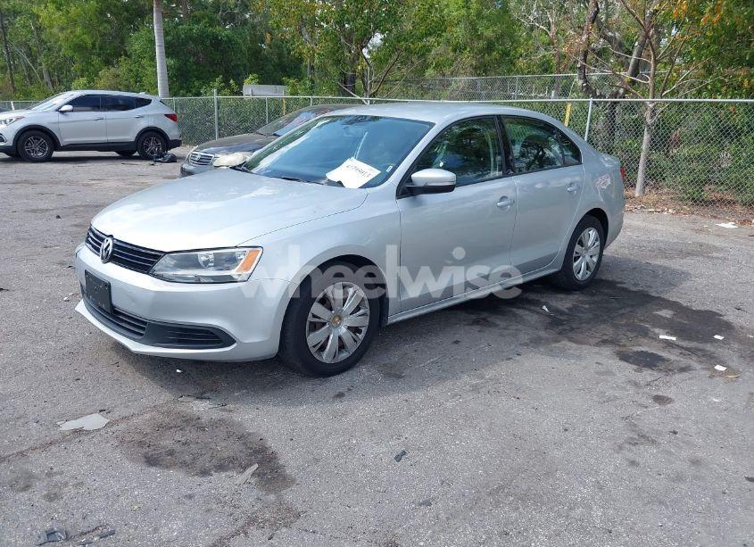 Photo 2 of 2012 Volkswagen Jetta 2.5L SE (VIN 3VWDP7AJ5CM309846)