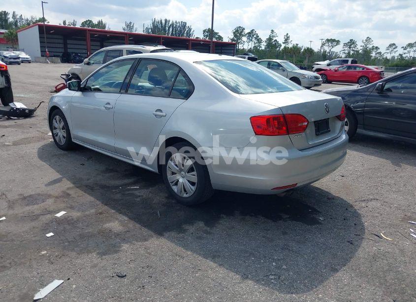 Photo 3 of 2012 Volkswagen Jetta 2.5L SE (VIN 3VWDP7AJ5CM309846)