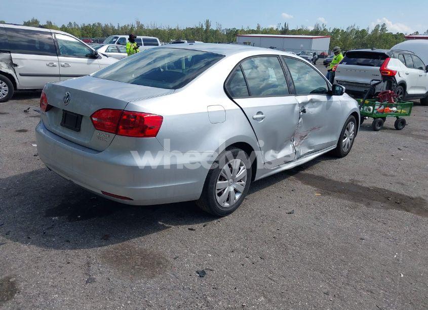 Photo 4 of 2012 Volkswagen Jetta 2.5L SE (VIN 3VWDP7AJ5CM309846)