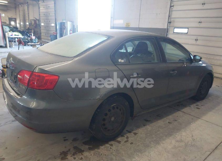 Photo 4 of 2012 Volkswagen Jetta 2.5L SE (VIN 3VWDP7AJ5CM322354)