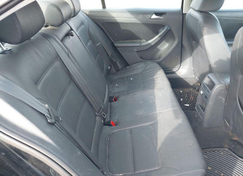 Photo 8 of 2012 Volkswagen Jetta 2.5L SE (VIN 3VWDP7AJ5CM337940)