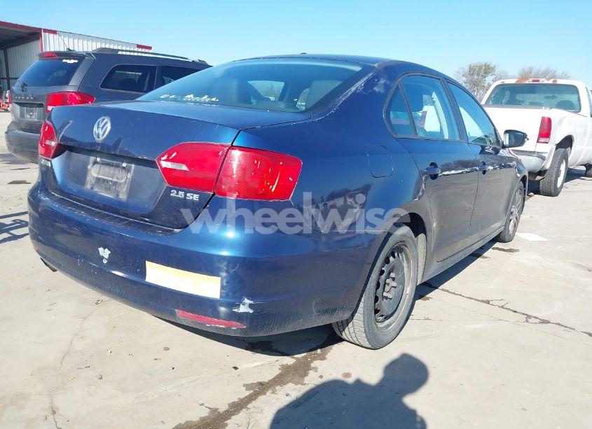 Photo 4 of 2012 Volkswagen Jetta 2.5L SE (VIN 3VWDP7AJ5CM340319)