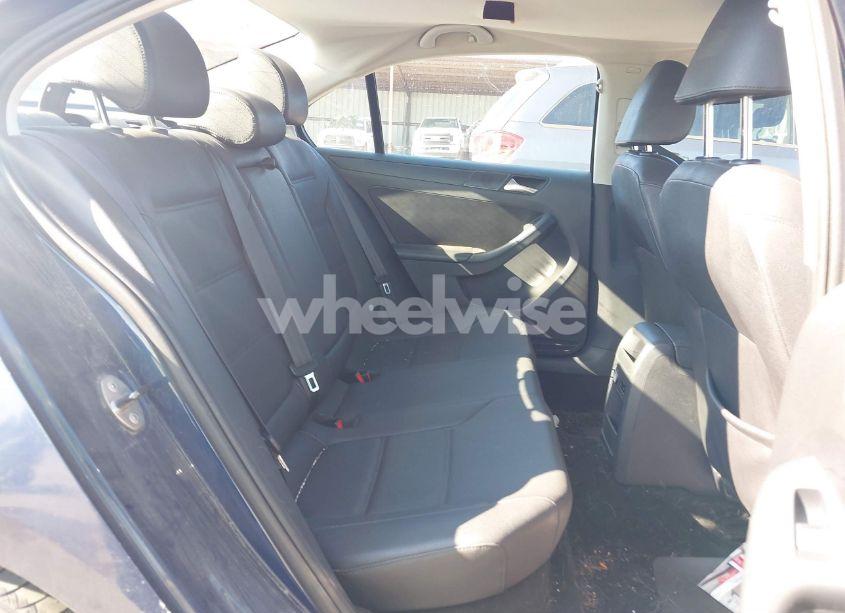 Photo 8 of 2012 Volkswagen Jetta 2.5L SE (VIN 3VWDP7AJ5CM340319)