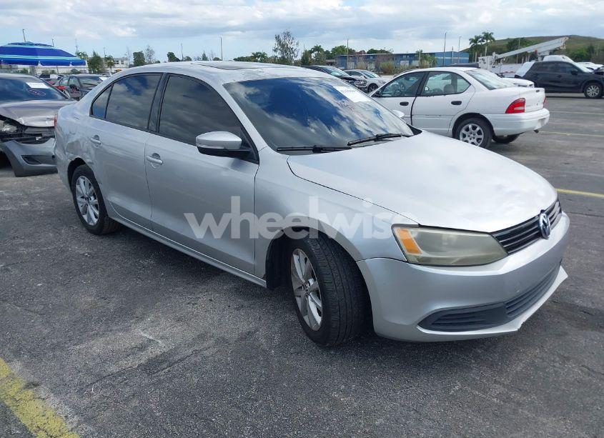 2012 Volkswagen Jetta 2.5L SE (VIN 3VWDP7AJ5CM348310) main photo