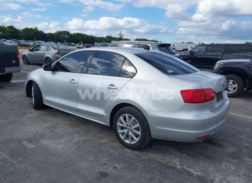 Photo 3 of 2012 Volkswagen Jetta 2.5L SE (VIN 3VWDP7AJ5CM348310)