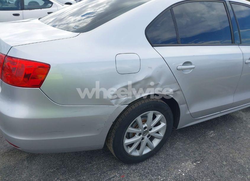 Photo 6 of 2012 Volkswagen Jetta 2.5L SE (VIN 3VWDP7AJ5CM348310)