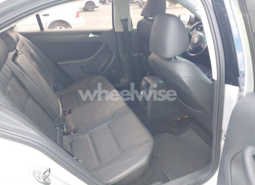 Photo 8 of 2012 Volkswagen Jetta 2.5L SE (VIN 3VWDP7AJ5CM348310)