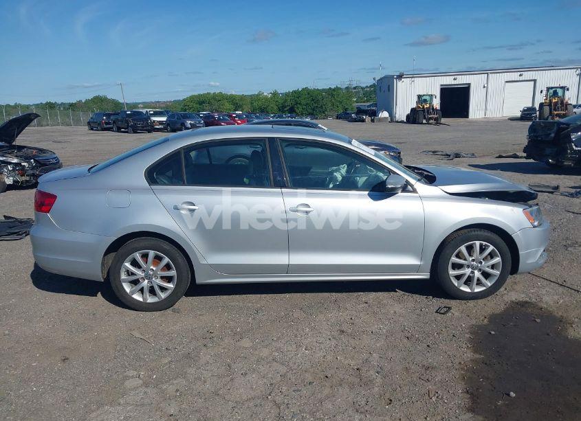 Photo 13 of 2012 Volkswagen Jetta 2.5L SE (VIN 3VWDP7AJ5CM352597)