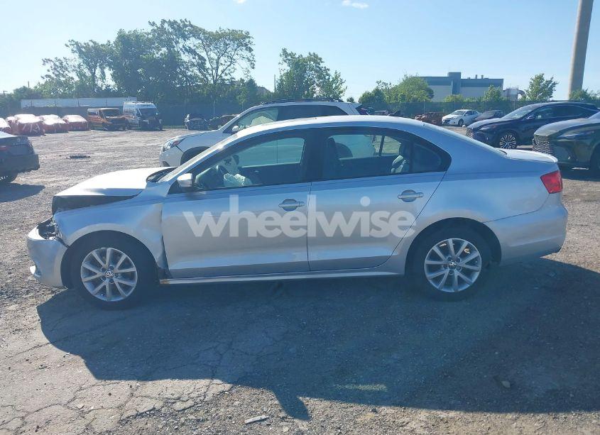 Photo 14 of 2012 Volkswagen Jetta 2.5L SE (VIN 3VWDP7AJ5CM352597)