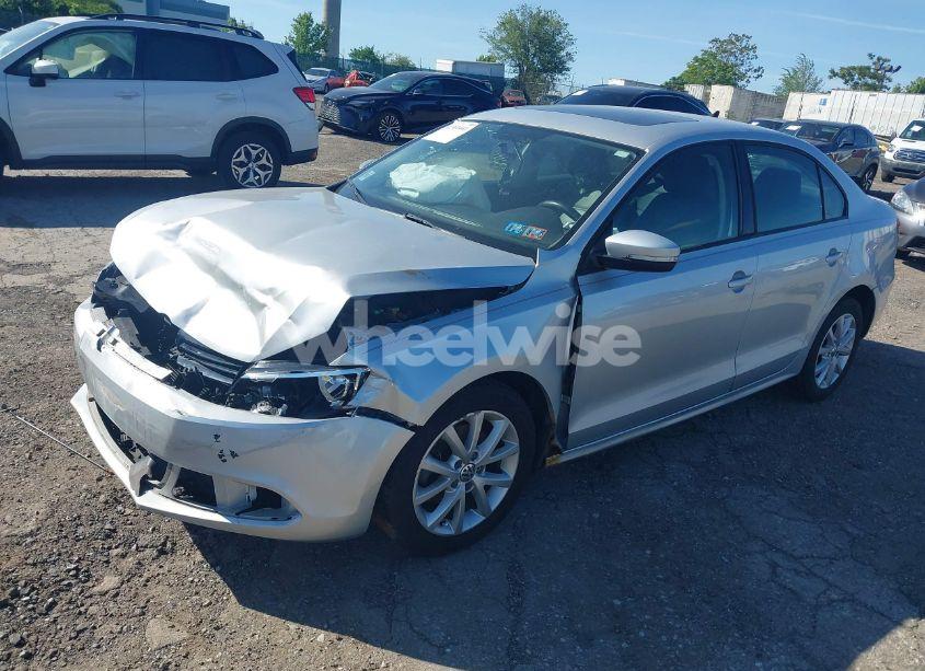 Photo 2 of 2012 Volkswagen Jetta 2.5L SE (VIN 3VWDP7AJ5CM352597)