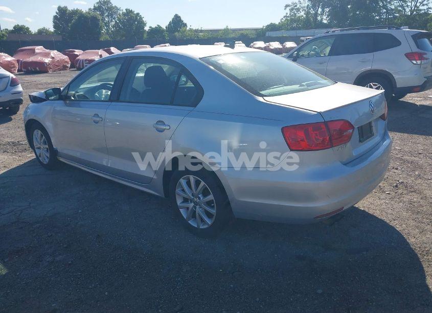 Photo 3 of 2012 Volkswagen Jetta 2.5L SE (VIN 3VWDP7AJ5CM352597)