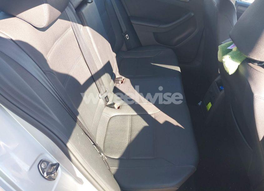 Photo 8 of 2012 Volkswagen Jetta 2.5L SE (VIN 3VWDP7AJ5CM352597)