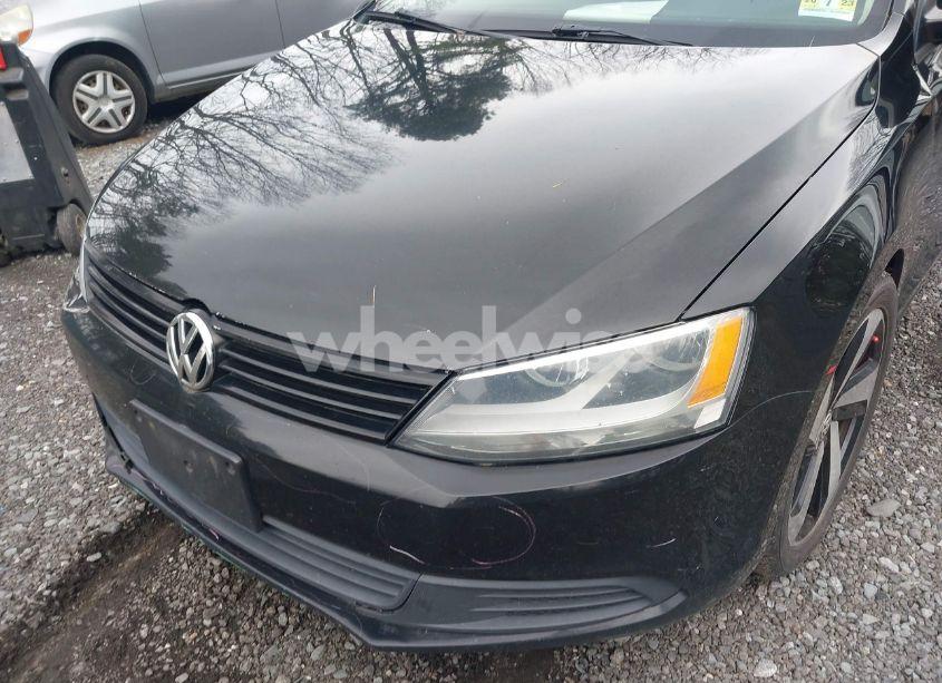 Photo 6 of 2012 Volkswagen Jetta 2.5L SE (VIN 3VWDP7AJ5CM427301)