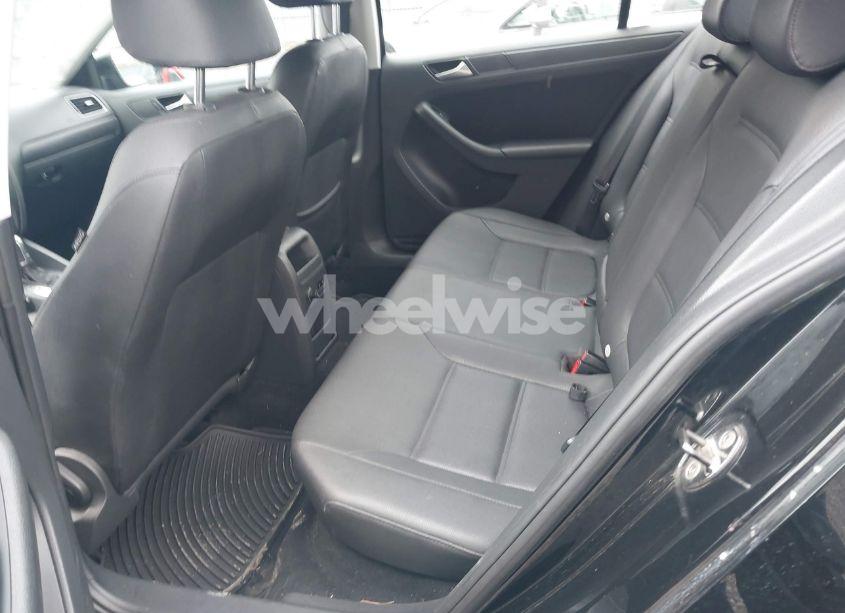 Photo 8 of 2012 Volkswagen Jetta 2.5L SE (VIN 3VWDP7AJ5CM427301)