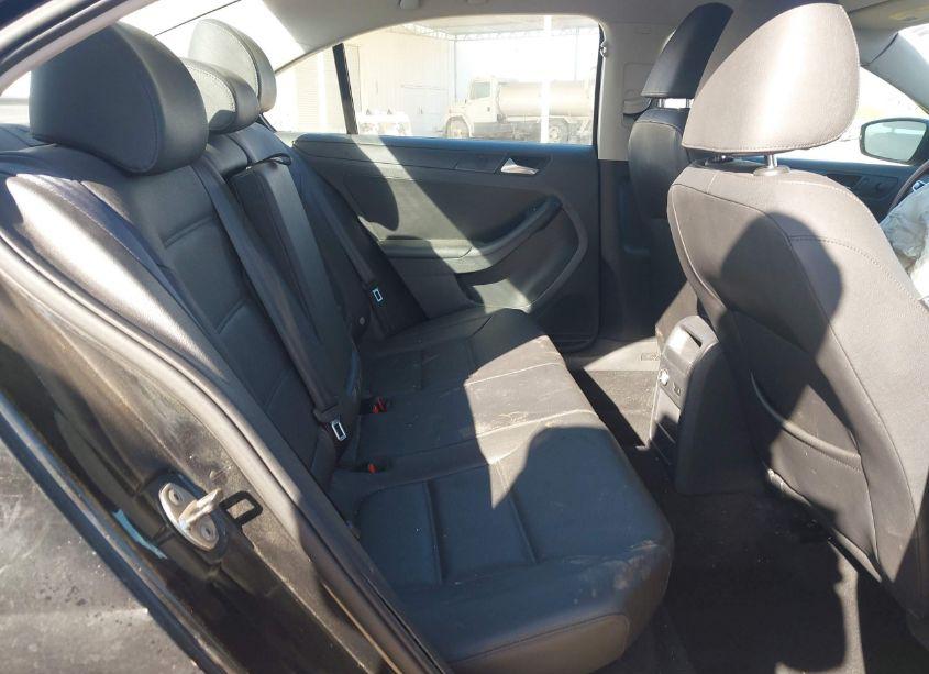 Photo 8 of 2012 Volkswagen Jetta 2.5L SE (VIN 3VWDP7AJ5CM451212)