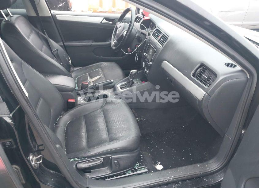 Photo 5 of 2013 Volkswagen Jetta 2.5L SE (VIN 3VWDP7AJ5DM214107)