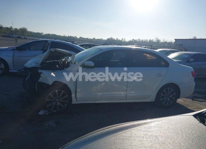 Photo 14 of 2013 Volkswagen Jetta 2.5L SE (VIN 3VWDP7AJ5DM214933)