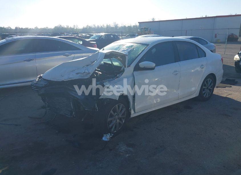 Photo 2 of 2013 Volkswagen Jetta 2.5L SE (VIN 3VWDP7AJ5DM214933)