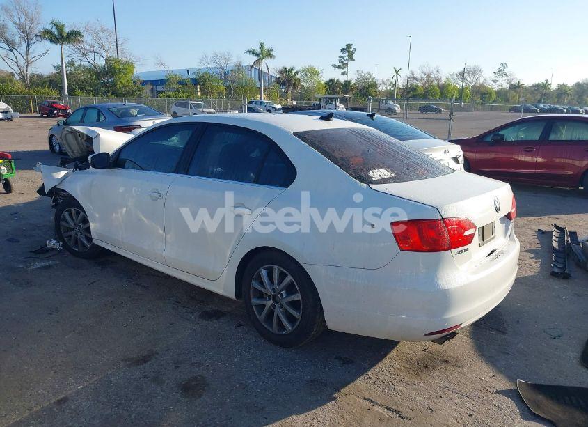 Photo 3 of 2013 Volkswagen Jetta 2.5L SE (VIN 3VWDP7AJ5DM214933)