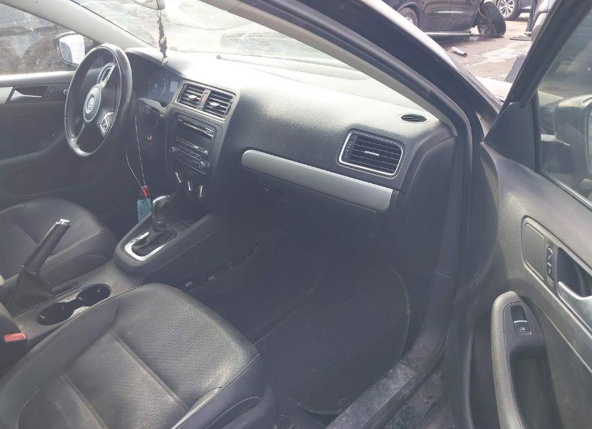 Photo 5 of 2013 Volkswagen Jetta 2.5L SE (VIN 3VWDP7AJ5DM217864)