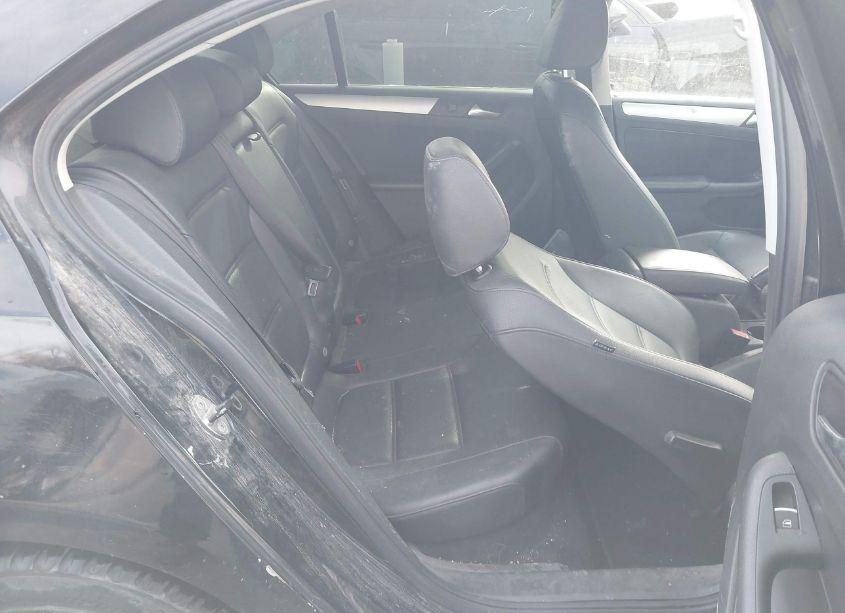 Photo 8 of 2013 Volkswagen Jetta 2.5L SE (VIN 3VWDP7AJ5DM217864)