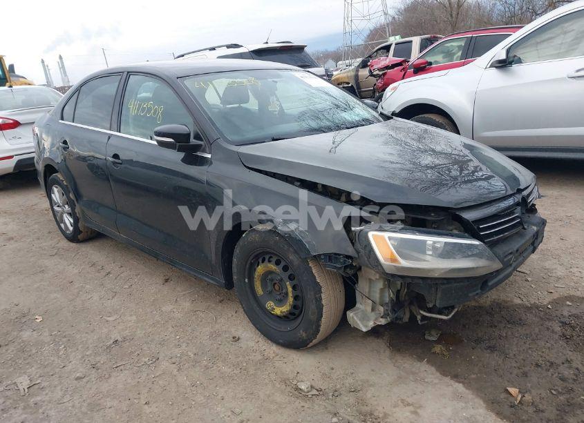 2013 Volkswagen Jetta 2.5L SE (VIN 3VWDP7AJ5DM251979) main photo