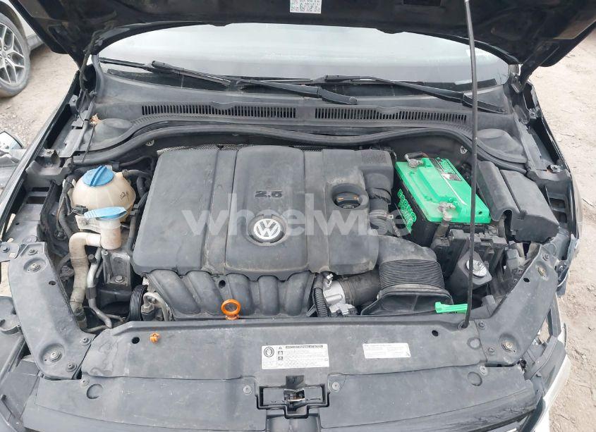 Photo 10 of 2013 Volkswagen Jetta 2.5L SE (VIN 3VWDP7AJ5DM251979)