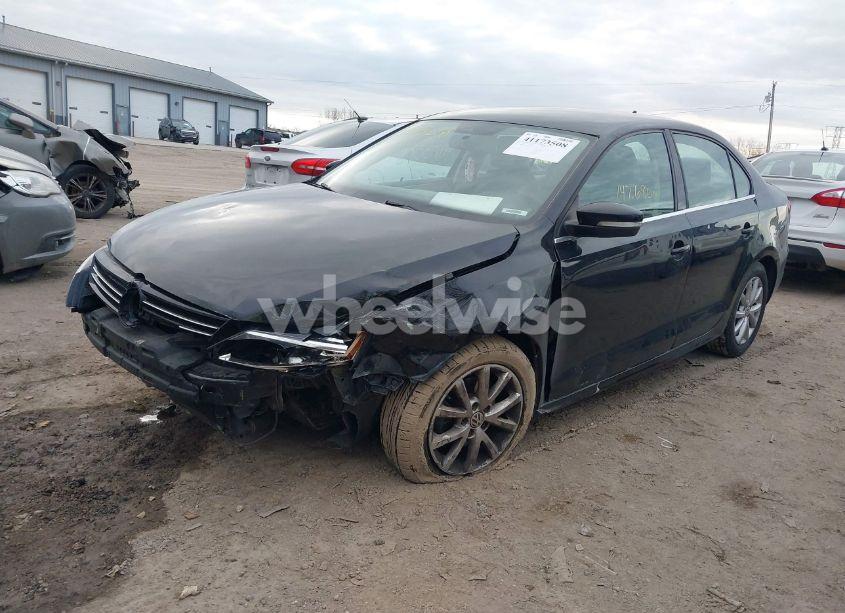 Photo 2 of 2013 Volkswagen Jetta 2.5L SE (VIN 3VWDP7AJ5DM251979)