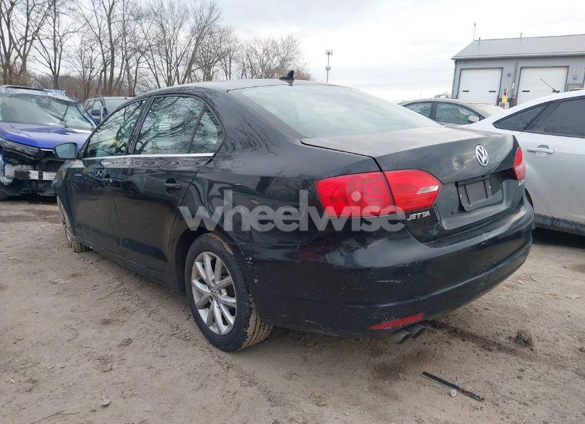 Photo 3 of 2013 Volkswagen Jetta 2.5L SE (VIN 3VWDP7AJ5DM251979)