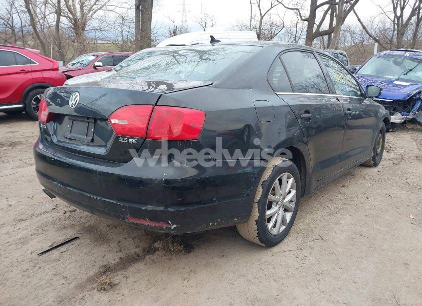 Photo 4 of 2013 Volkswagen Jetta 2.5L SE (VIN 3VWDP7AJ5DM251979)