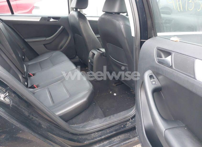 Photo 8 of 2013 Volkswagen Jetta 2.5L SE (VIN 3VWDP7AJ5DM251979)