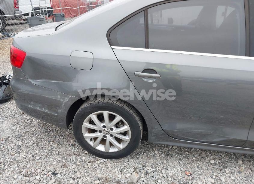 Photo 13 of 2013 Volkswagen Jetta 2.5L SE (VIN 3VWDP7AJ5DM260701)