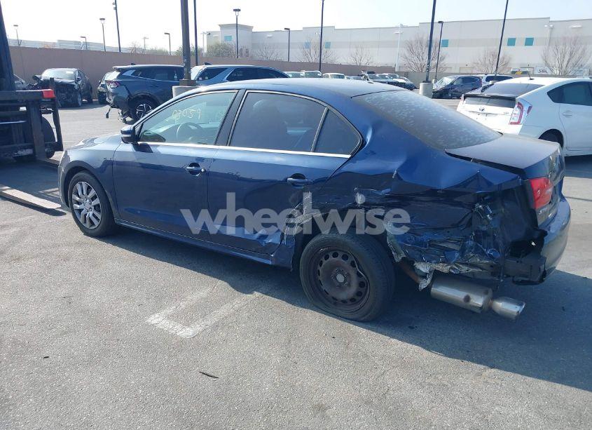 Photo 3 of 2013 Volkswagen Jetta 2.5L SE (VIN 3VWDP7AJ5DM286747)