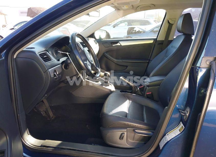 Photo 5 of 2013 Volkswagen Jetta 2.5L SE (VIN 3VWDP7AJ5DM286747)