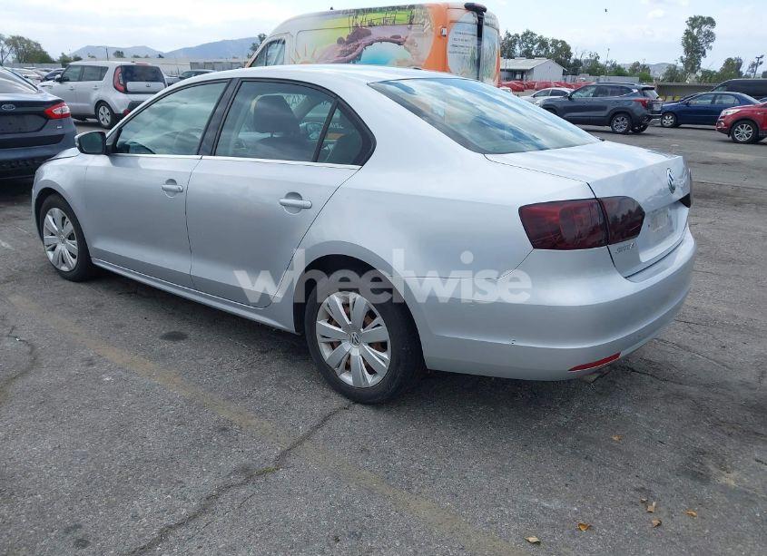 Photo 3 of 2013 Volkswagen Jetta 2.5L SE (VIN 3VWDP7AJ5DM292211)