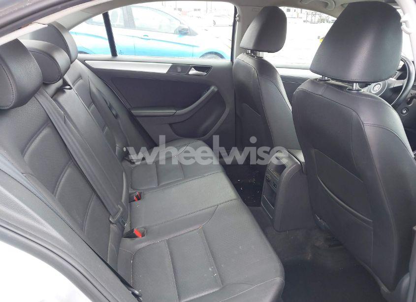Photo 8 of 2013 Volkswagen Jetta 2.5L SE (VIN 3VWDP7AJ5DM292211)
