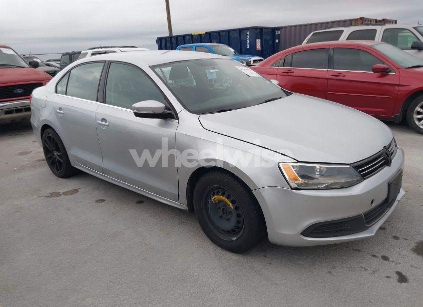 2013 Volkswagen Jetta 2.5L SE (VIN 3VWDP7AJ5DM353461) main photo